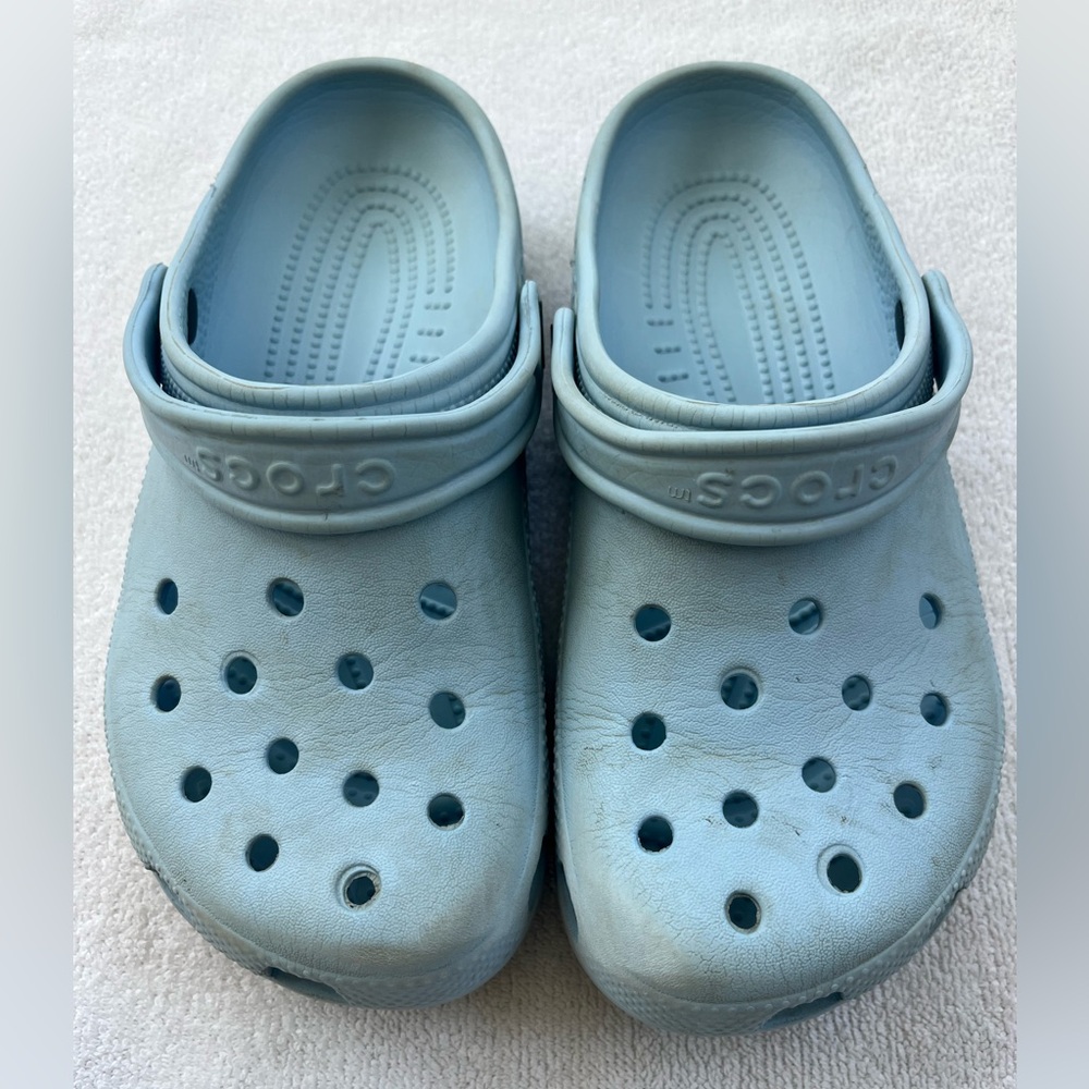 Crocs Classic Clogs – Light Blue – Size J3